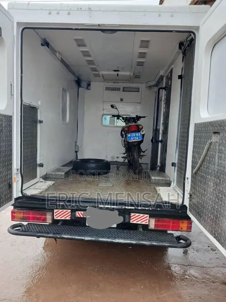 Mercedes-Benz Sprinter 2013 White