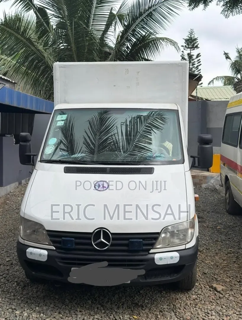 Mercedes-Benz Sprinter 2013 White