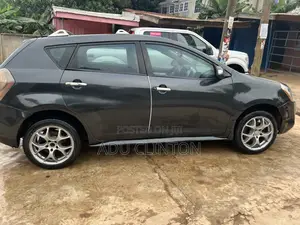 Pontiac Vibe 2010 Green