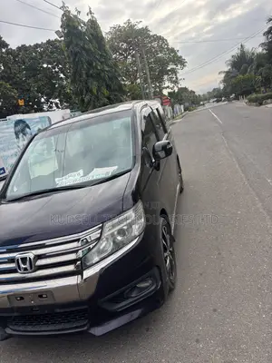 Honda Stepwgn 2014 Maroon