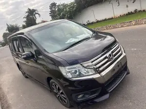 Honda Stepwgn 2014 Maroon