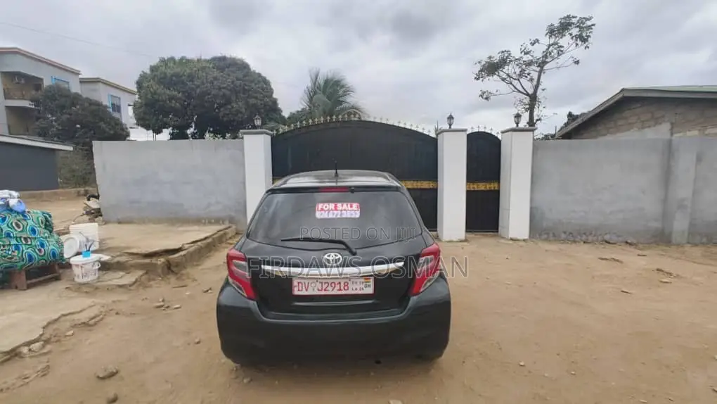 Toyota Vitz 2015 Black