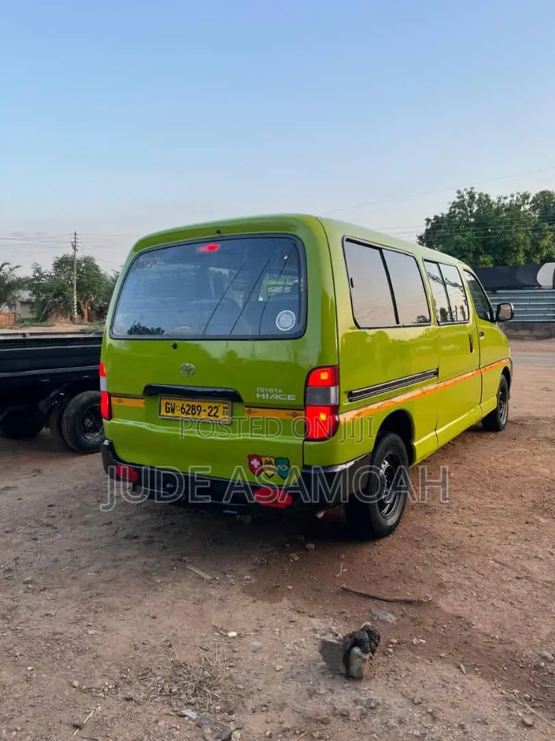 Toyota HiAce 2009 Green