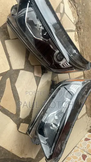 2017,2018,2019,2020,2021 Honda CR-V Headlights