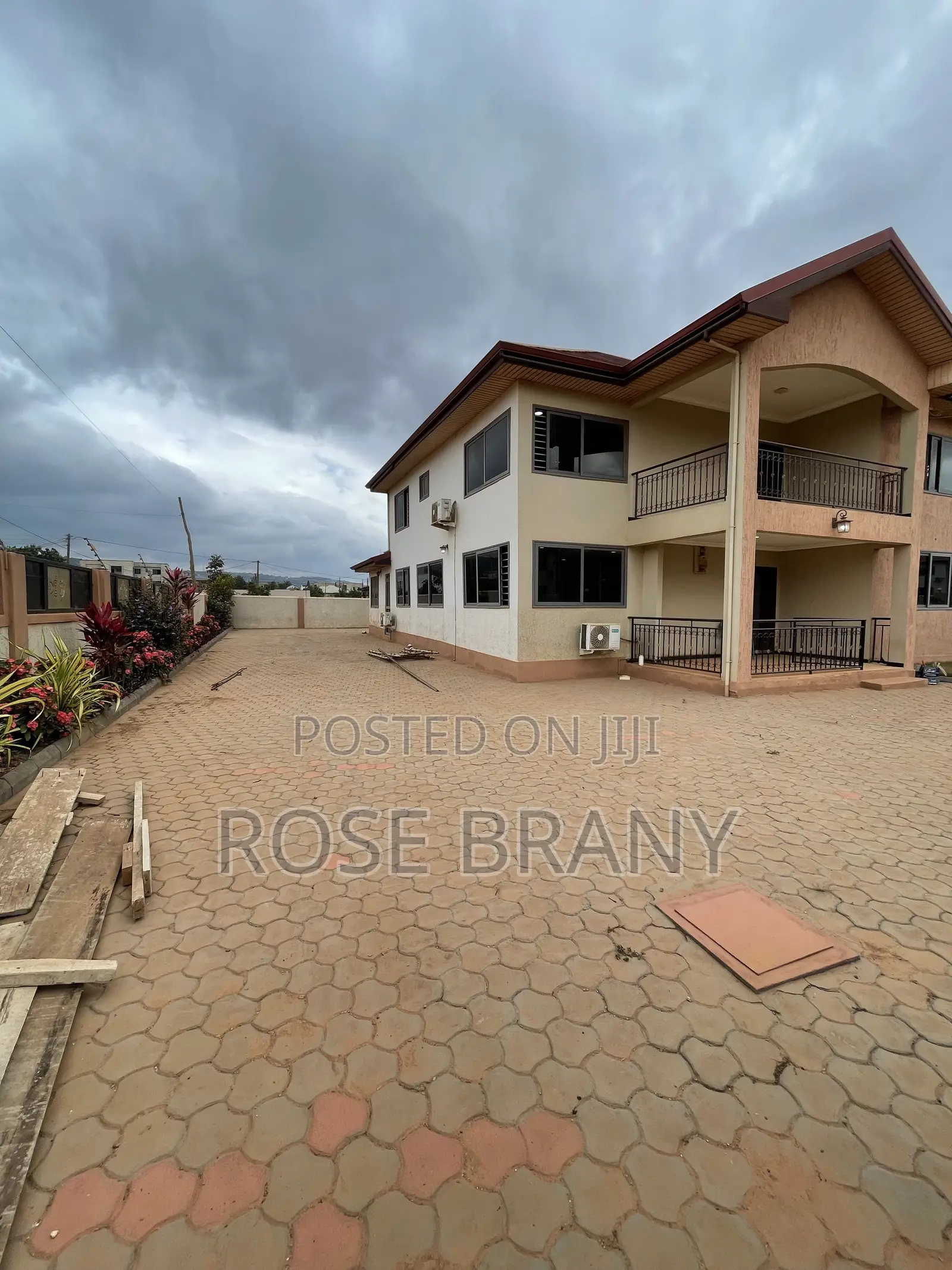 4bdrm House in Accra Metropolitan for sale