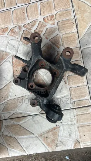 Toyota RAV4 2012,13,14,15,16,17 Back Hub Hanger