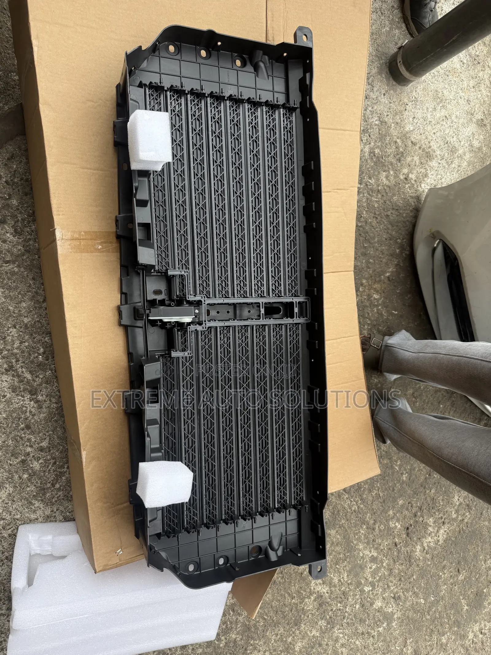 Ford F150 2021,2022,2023,2024 Shutter Grille