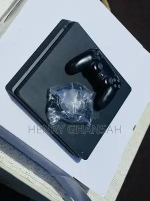 PlayStation 4 Slim