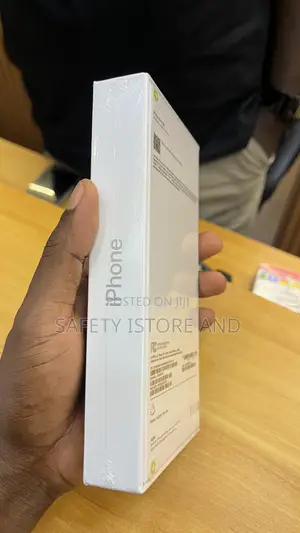 New Apple iPhone 13 128 GB White