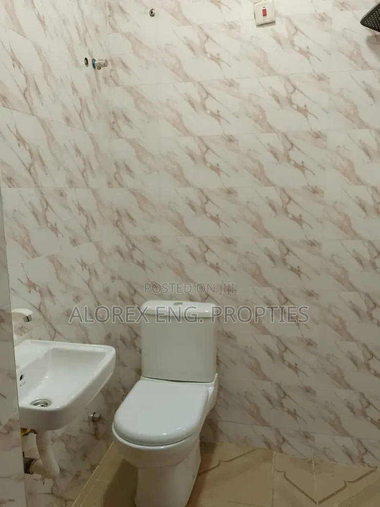 1bdrm Apartment in Adenta Rowi, Frafraha for rent