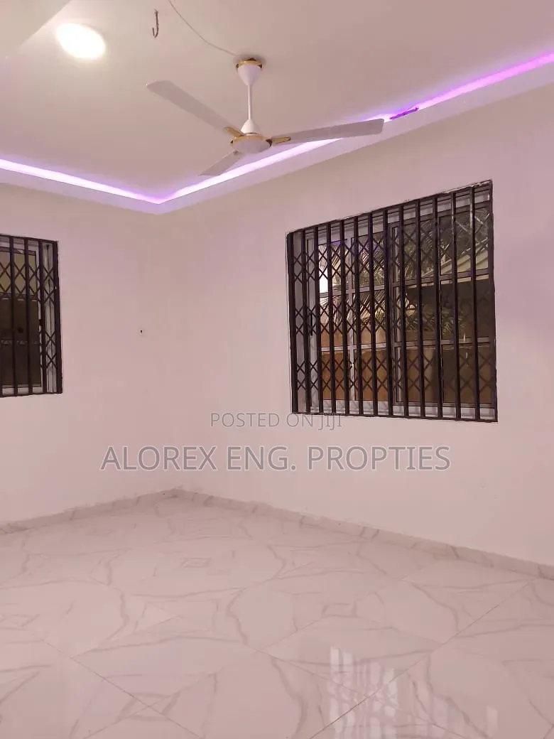 1bdrm Apartment in Adenta Rowi, Frafraha for rent