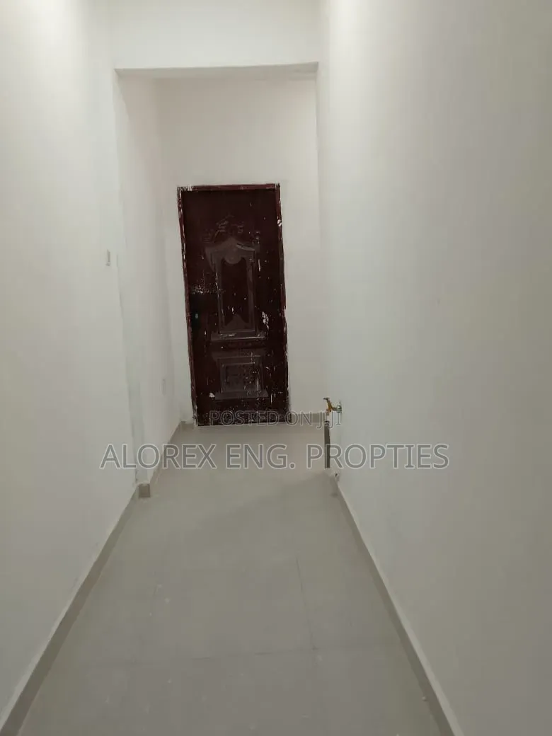 1bdrm Apartment in Adenta Rowi, Frafraha for rent