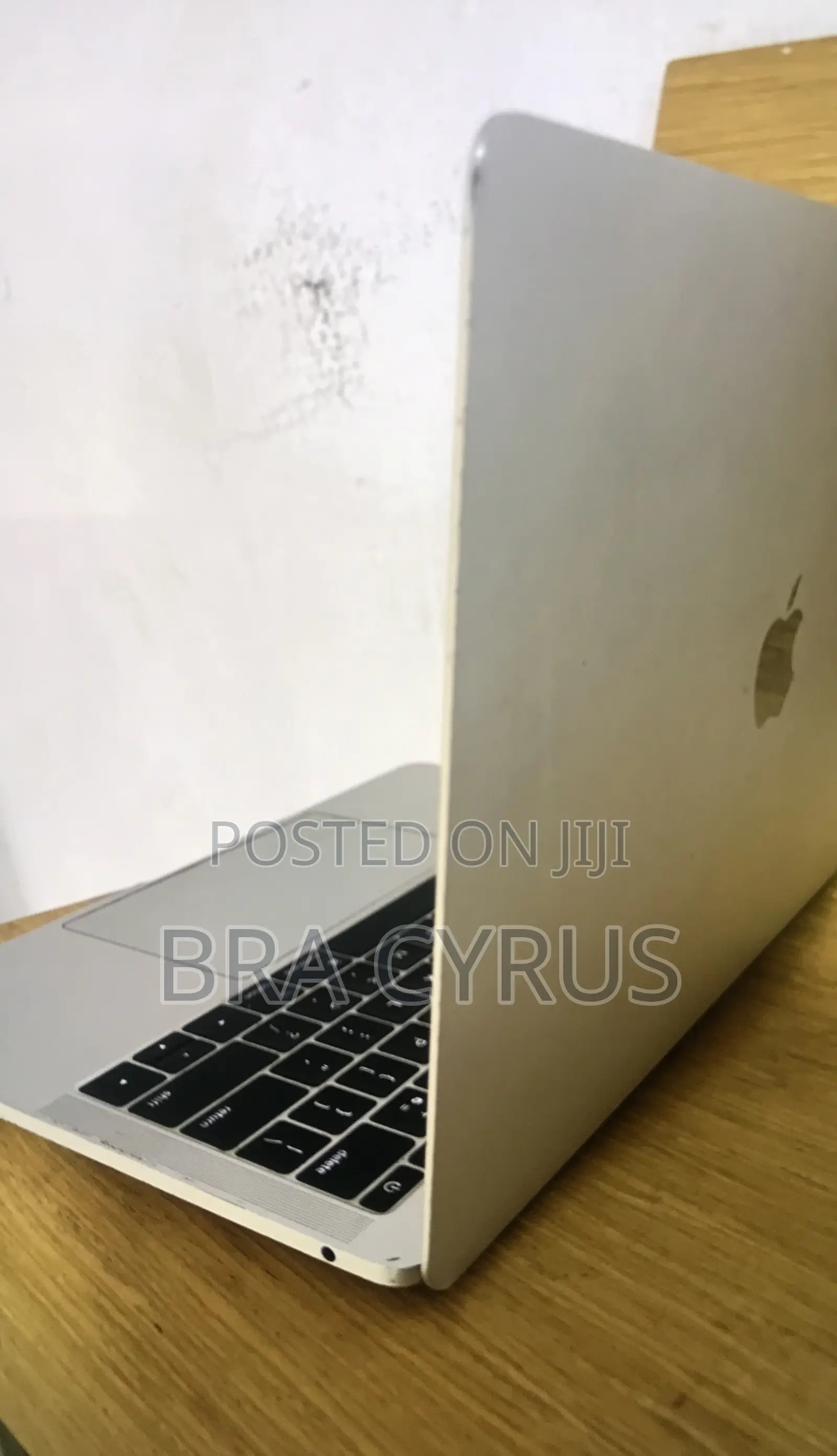 Laptop Apple MacBook Pro 2017 16GB Intel Core i7 SSD 256GB