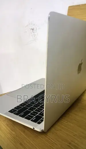Laptop Apple MacBook Pro 2017 16GB Intel Core i7 SSD 256GB