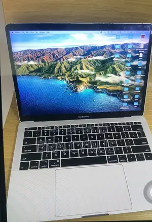 Laptop Apple MacBook Pro 2017 16GB Intel Core i7 SSD 256GB