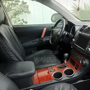Toyota Highlander Base 2010 Black