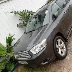 Toyota Highlander Base 2010 Black