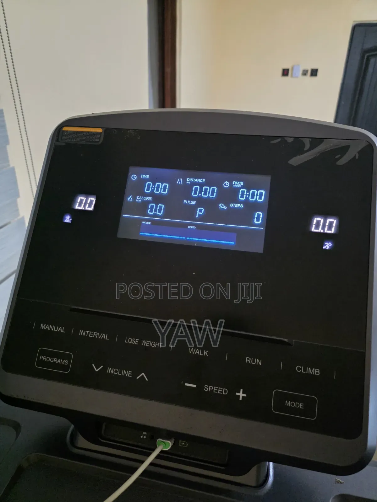 MaxFactor 3.0HP Motorized Treadmill – 20km/H, Auto Incline, 130kg