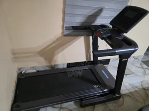 MaxFactor 3.0HP Motorized Treadmill – 20km/H, Auto Incline, 130kg