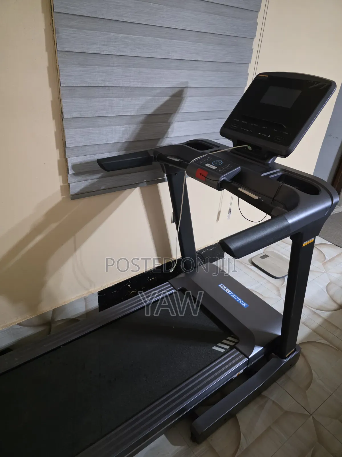 MaxFactor 3.0HP Motorized Treadmill – 20km/H, Auto Incline, 130kg