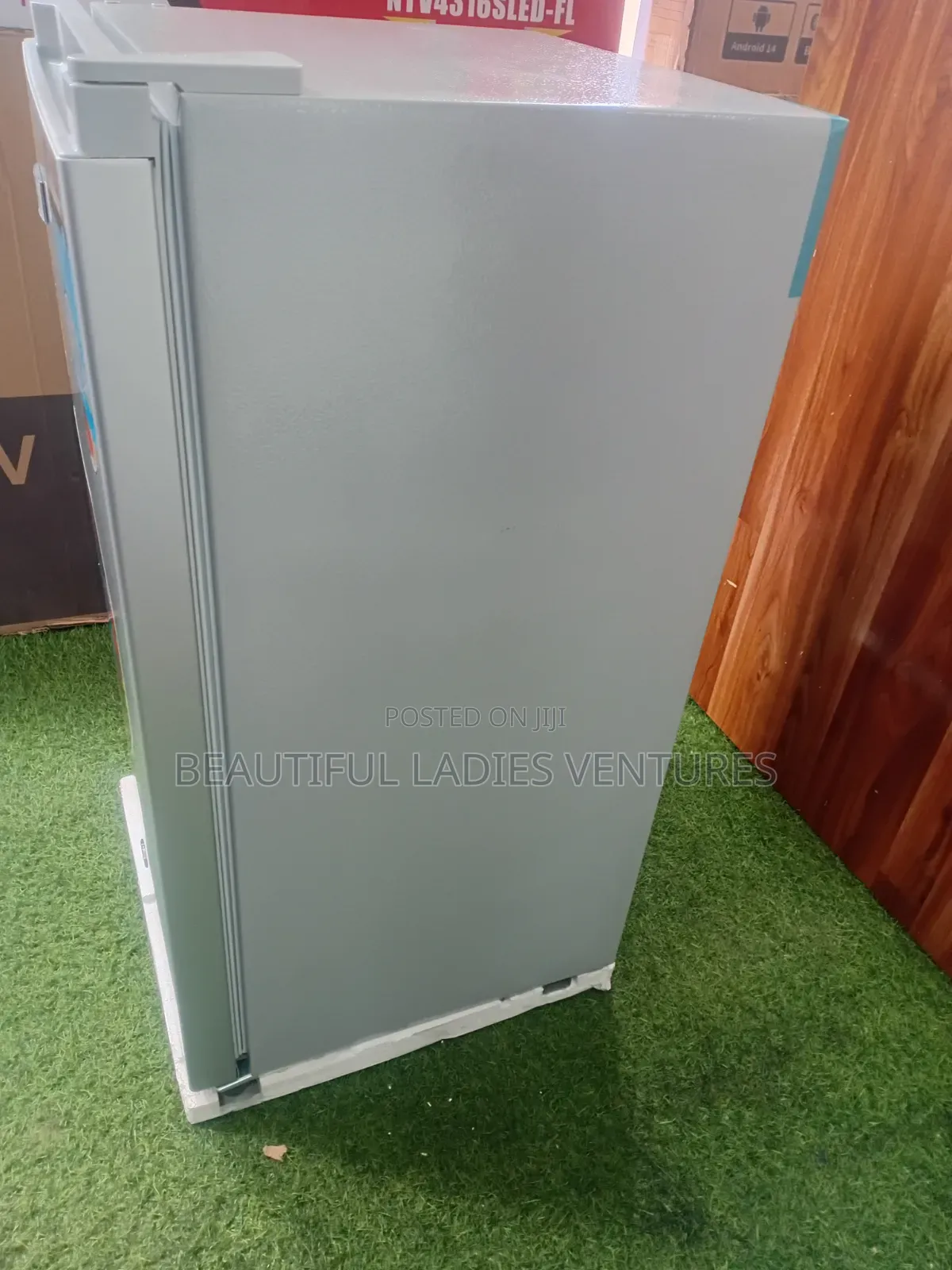 Goldstar Refrigerator Designed for Modern Living Refrigerator