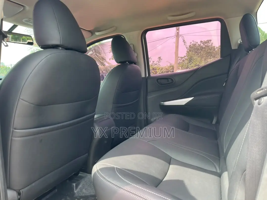 Nissan Navara 2019 White