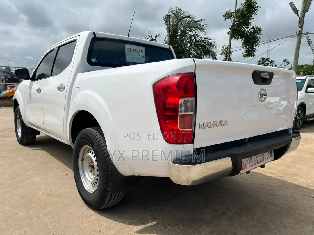 Nissan Navara 2019 White