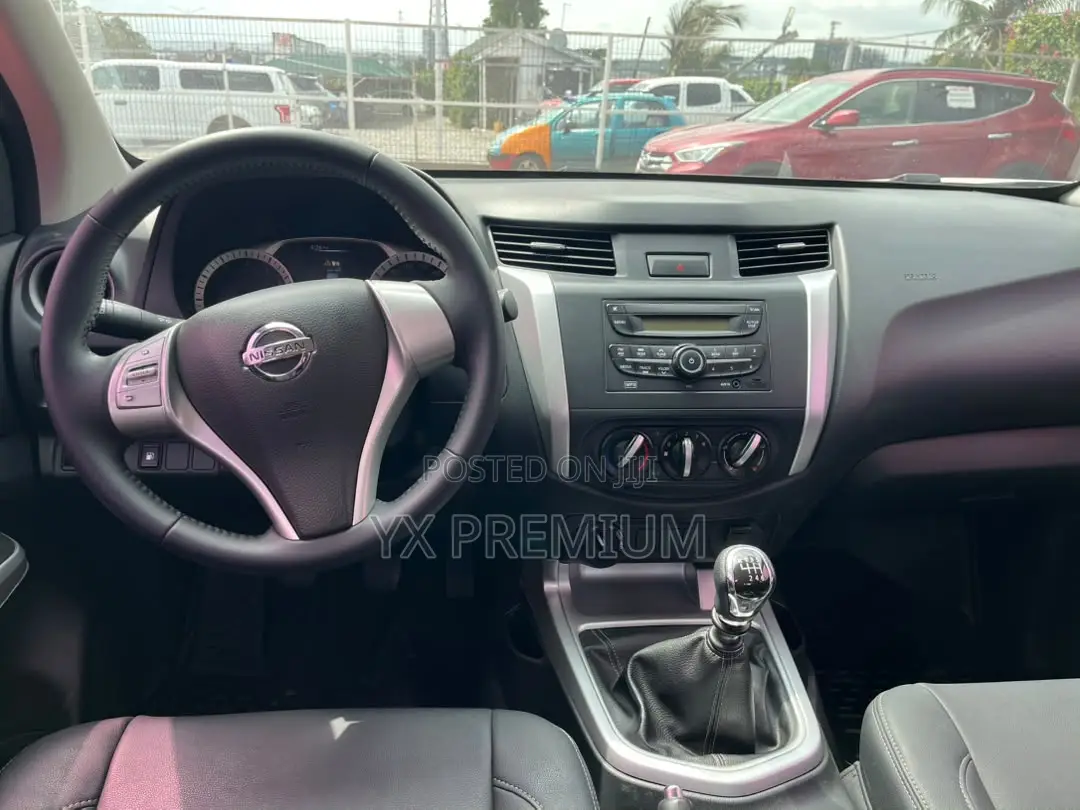 Nissan Navara 2019 White