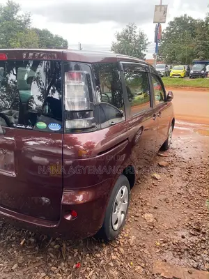 Toyota Sienta 1.5 FWD 2013 Burgundy