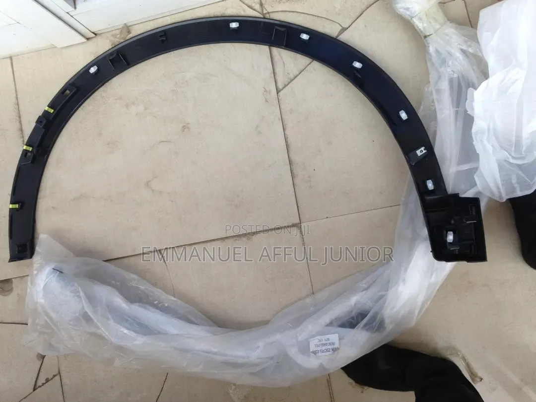 Honda Cr-v 2023 Front Wheel Fender Moulding
