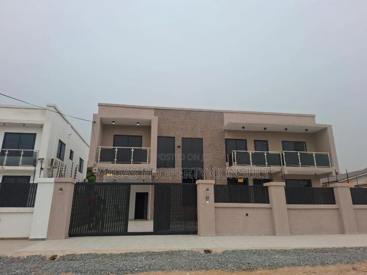 4bdrm House in Lakeside Estate for sale