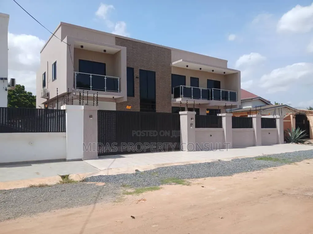 4bdrm House in Lakeside Estate for sale