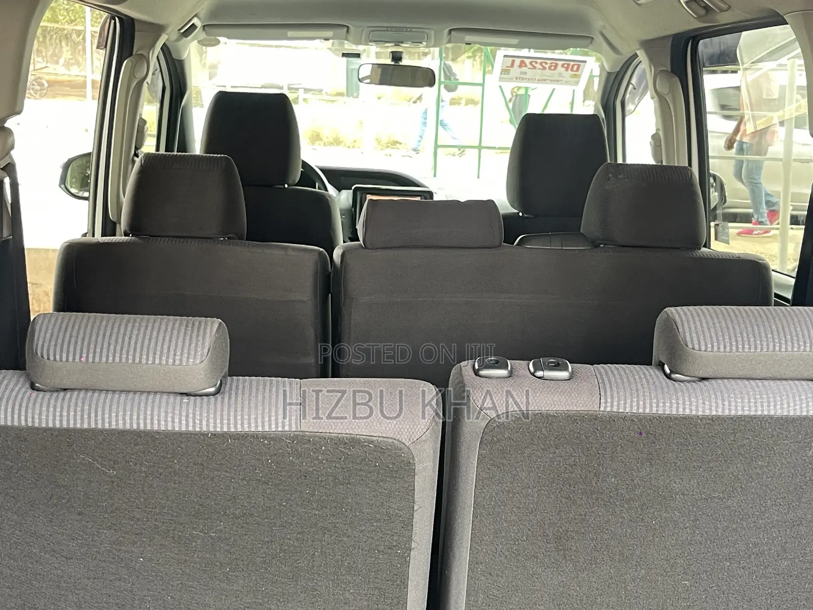 Toyota Voxy X C Package 2WD 8-Seater 2017 White