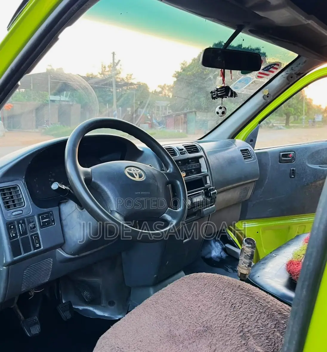 Toyota HiAce 2009 Green