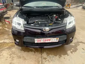 Toyota Sienta 1.5 FWD 2015 Burgundy