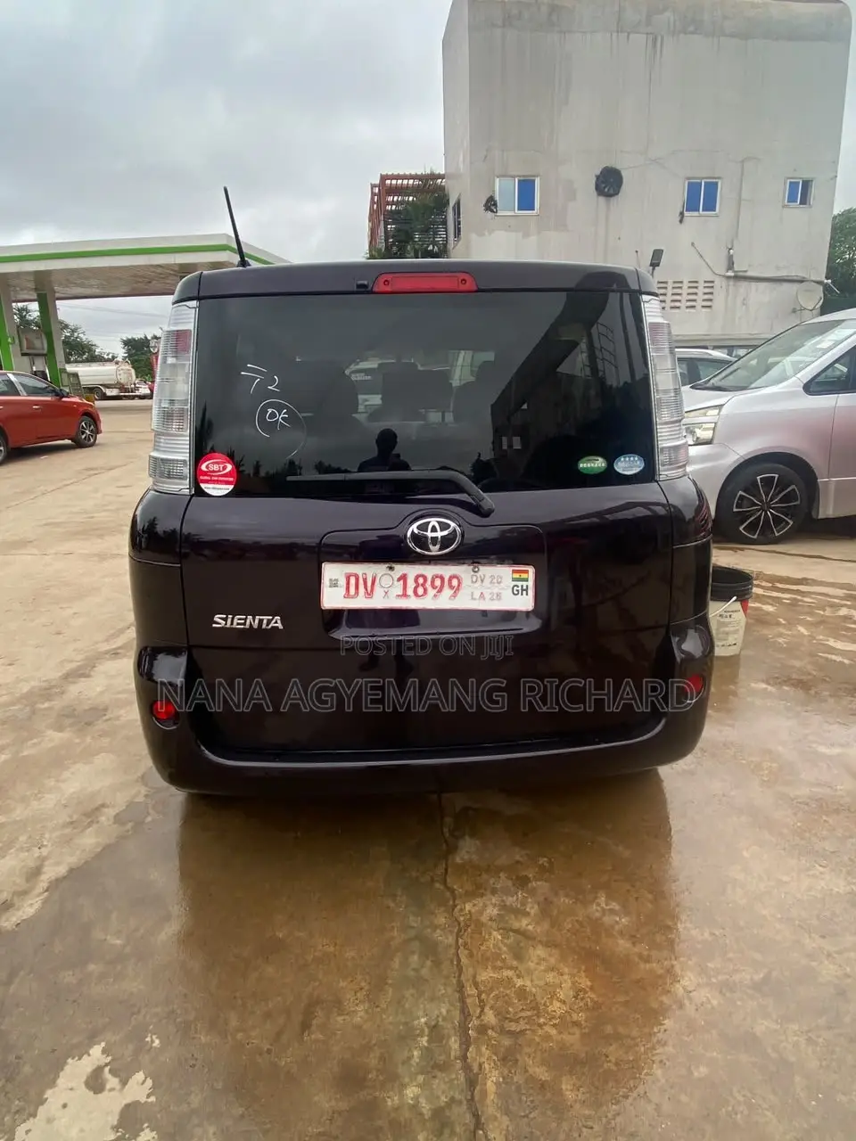 Toyota Sienta 1.5 FWD 2015 Burgundy
