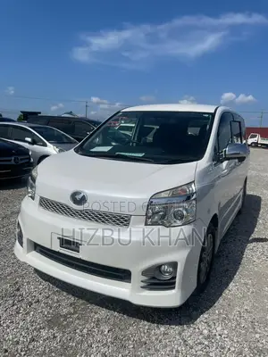 Toyota Voxy ZS 2WD 7-Seater 2013 White