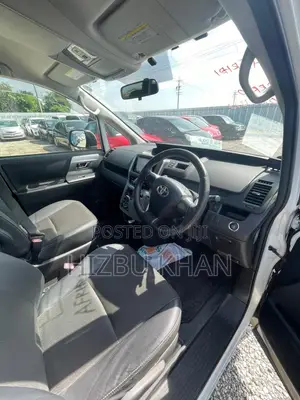 Toyota Voxy ZS 2WD 7-Seater 2013 White