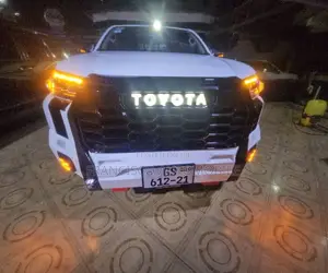 Toyota Hilux Revo Double Cab Petrol 2.7 AWD 2021 White