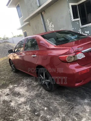 Toyota Corolla LE 4dr Sedan (1.8L 4cyl 4A) 2013 Red
