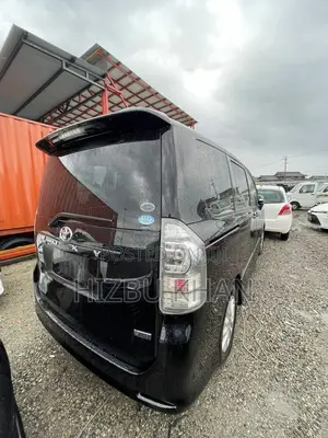 Toyota Voxy ZS 2WD 7-Seater 2011 Black