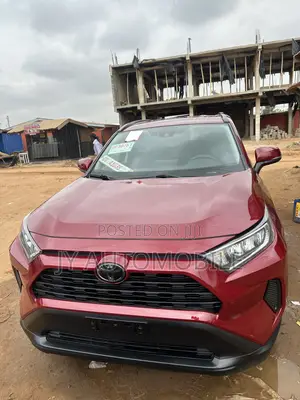 Toyota RAV4 LE AWD 2020 Red