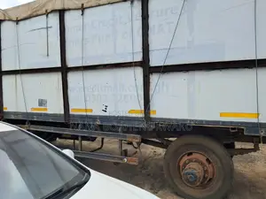 Mercedes Benz - Truck Container