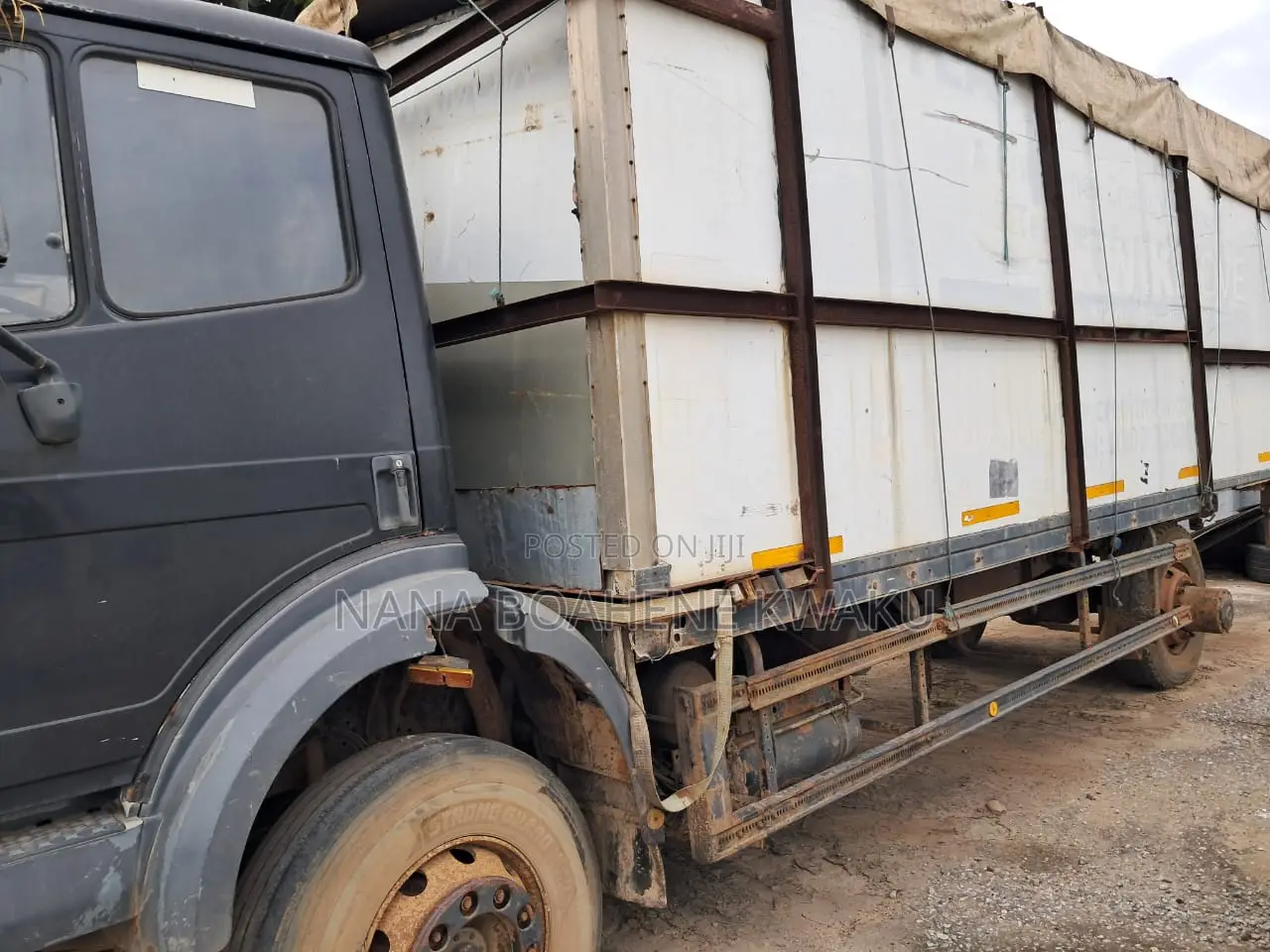 Mercedes Benz - Truck Container