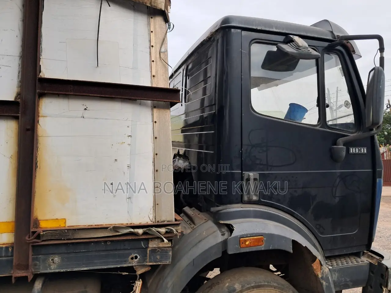 Mercedes Benz - Truck Container