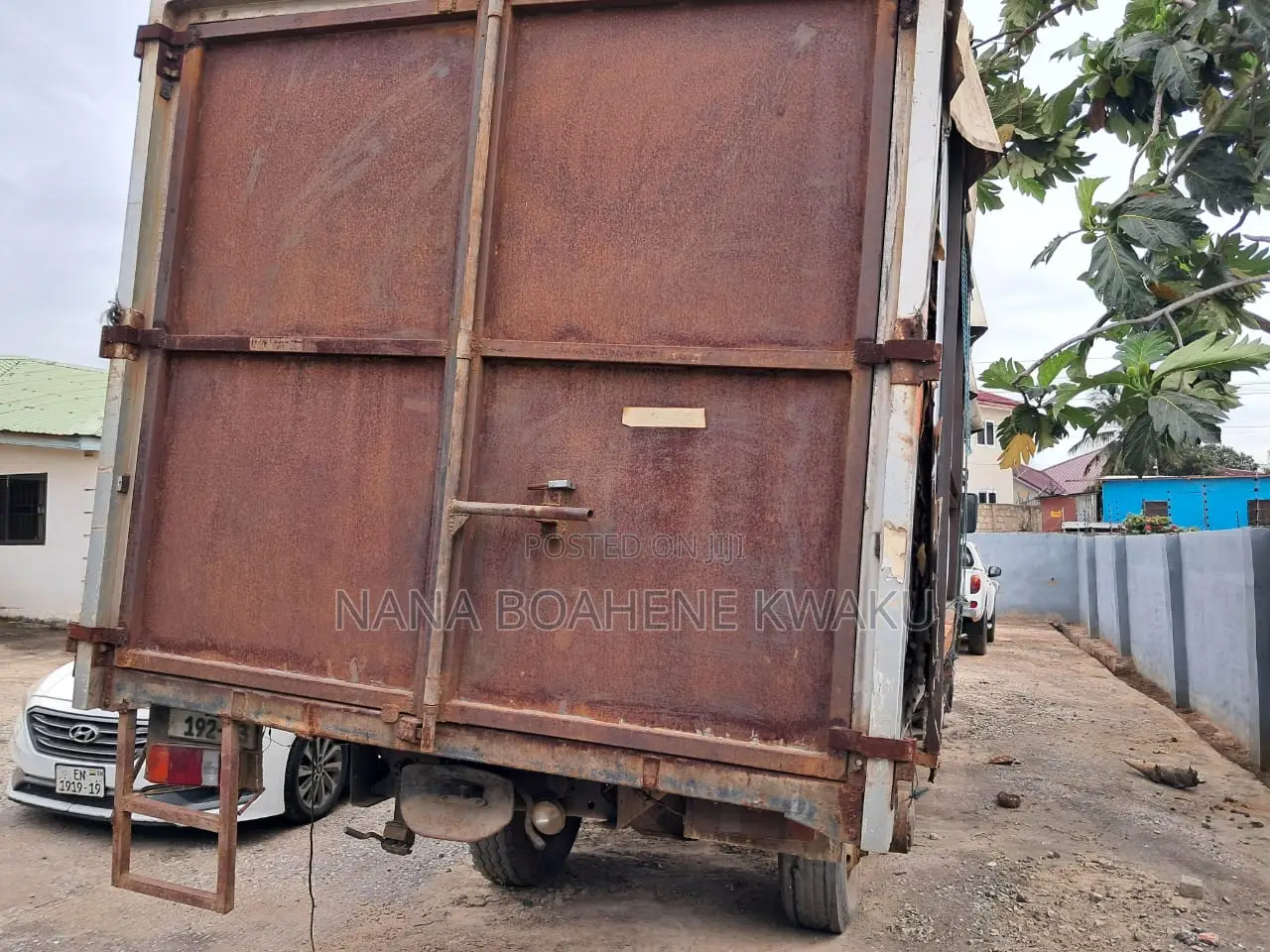 Mercedes Benz - Truck Container