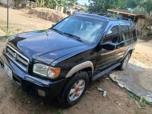 Nissan Pathfinder LE RWD SUV (3.5L 6cyl 4A) 2002 Black