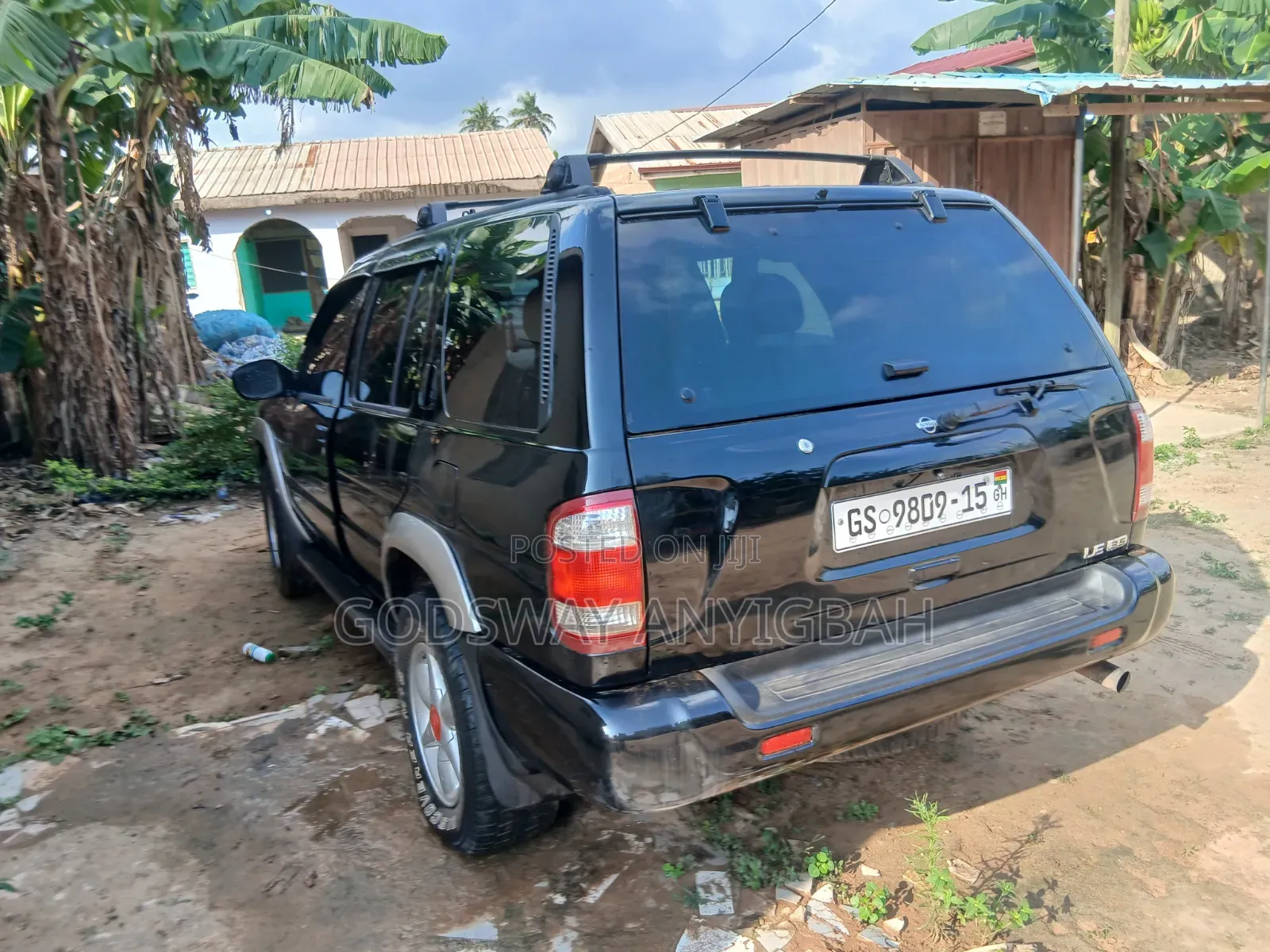 Nissan Pathfinder LE RWD SUV (3.5L 6cyl 4A) 2002 Black