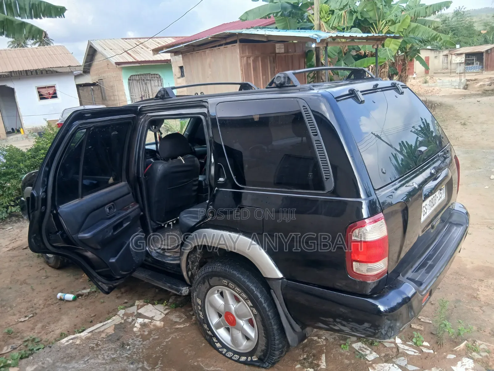 Nissan Pathfinder LE RWD SUV (3.5L 6cyl 4A) 2002 Black