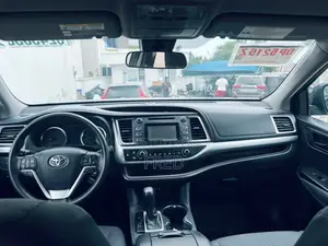 Toyota Highlander LE 2019 Black